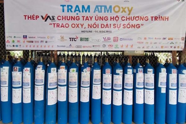 các bình oxy tại Công ty Thép Tân Thuận đại diện Thép VAS