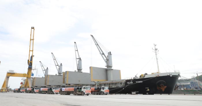 Xuất khẩu thép VAS tại cảng quốc tế Nghi Sơn